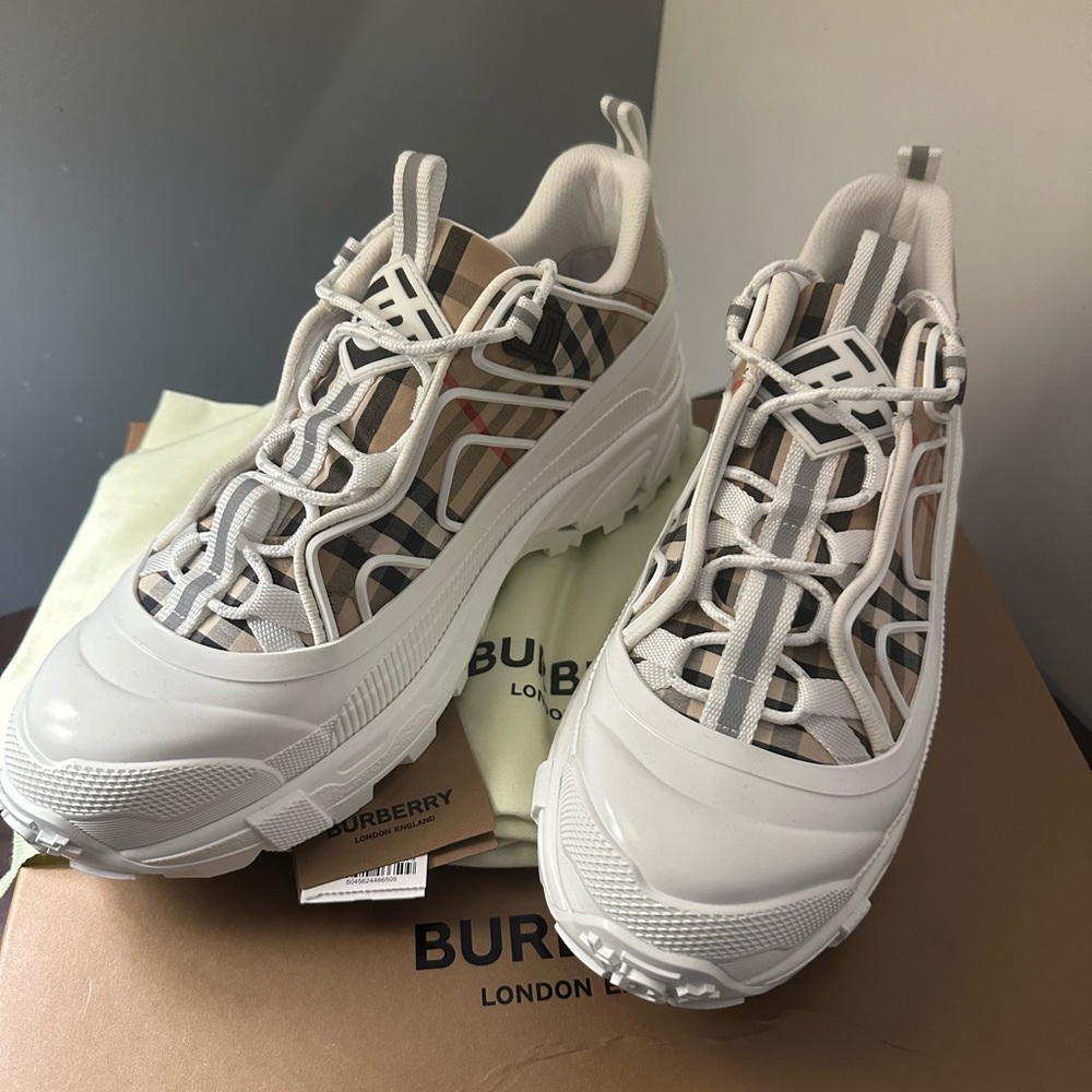 Burberry Arthur checked Sneakers white